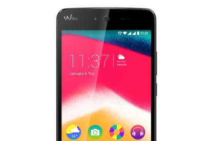 5. Ara duc un smartphone però estic pensant tornar als mòbil sense Internet perquè sóc un maniàtic: penso que ens controlen per tot arreu.