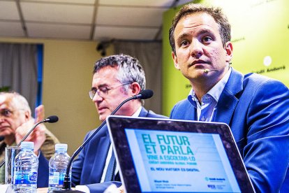 El sector turístic pot atreure turistes amb els mòbils