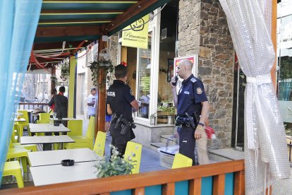 La policia desallotja un carrer de la capital per un explosiu