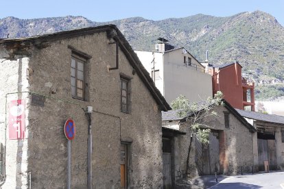 Nou aparcament a l'avinguda del Fener