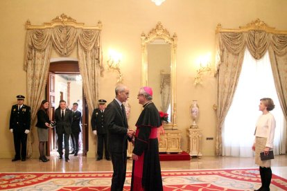 Vives critica la campanya d'assetjament a l'Estat