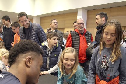 Catorze relats d'amor al bàsquet