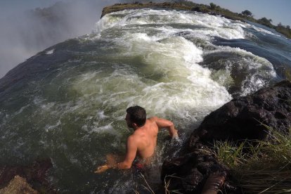 Ian Ubach. Victoria Falls
