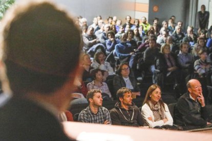 La reunió de poble dona suport al pla de reforma d'Arcalís