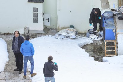 La coloració verda del Valira crea alarma a Andorra i fora