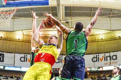 El Joventut fa baixar el MoraBanc del núvol
