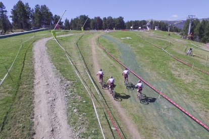 Imatges captades amb dron d'entrenaments de BTT a les pistes de Pal.