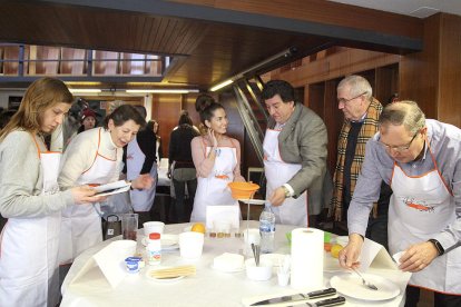 Xerrada i taller amb receptes fàcils i nutritives per a persones que pateixen càncer