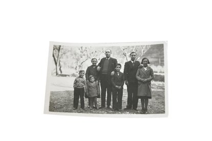 1. La família Zamora, anys trenta. La meva mare, a la dreta.