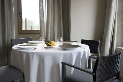 5. Menjar i gaudir d'una bona taula.