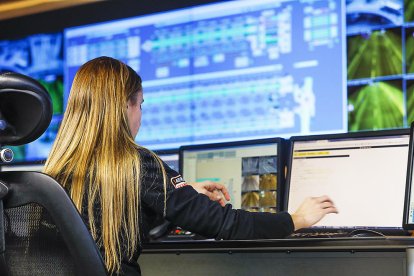 la comunicació és constant amb els serveis de circulació dels comuns, amb la policia, el COEX i, si cal, els bombers.