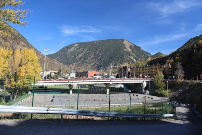 El comú obre l'aparcament de Prada de Moles amb 140 places i zona per a abonats