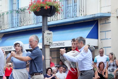 Tarda de balls tradicionals i d'un d'improvisat