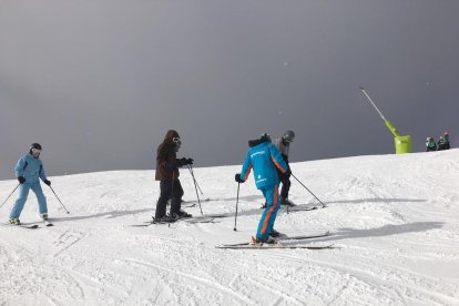 Tercer dia de cues per la gran afluència turística