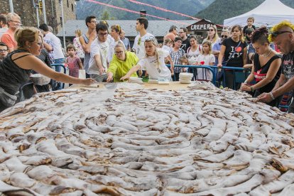 Una ensaïmada gegant per endolcir l'aldosa