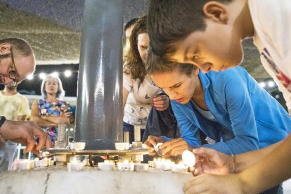 Almenys 13 morts i un centenar de ferits