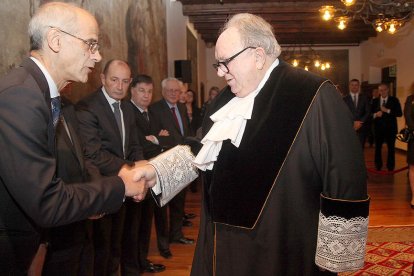 El síndic apunta que Pintat hauria de dirigir el grup mixt