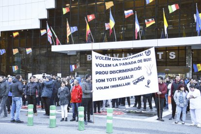 Protesta dels empleats del Punt de Trobada per la rotonda