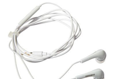 10. Escolto molt la ràdio, sobretot a la nit, al llit amb els auriculars. Segueixo molt les tertúlies esportives i les d'actualitat.