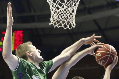 El MoraBanc ensopega a Màlaga