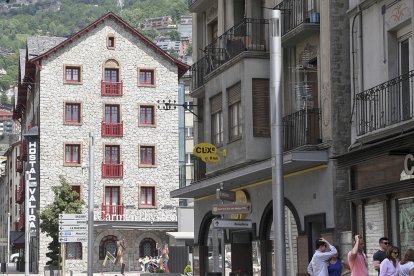 Hotelers sense clients