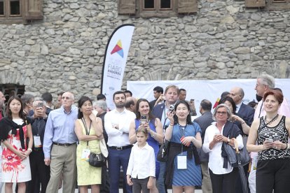 Hotelers sense clients