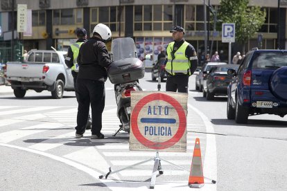 La policia imposa 108 multes a motoristes