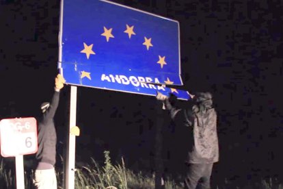 La policia investiga la retirada del rètol fronterer d'Andorra