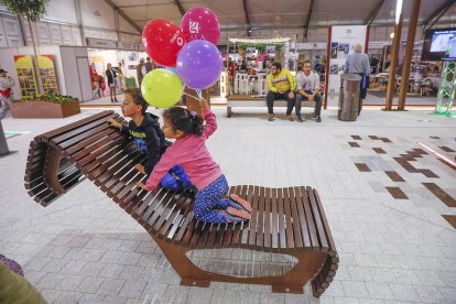 Les renovades Meritxell i Carlemany tindran terra de granit