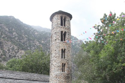 Crítiques per la rassa que va afectar sepultures