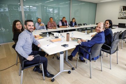 DA i sindicats acosten posicions per introduir més canvis a la llei