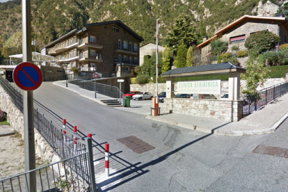 Un geriàtric rebutja el decret de Govern per unificar els preus