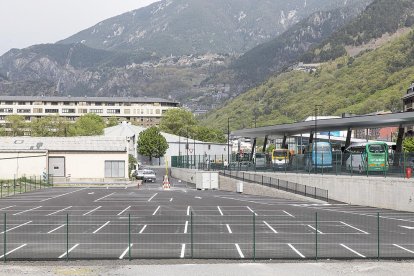 Aparcament per a l'estació nacional