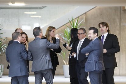 L'oposició alerta de l'increment del dèficit