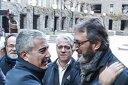 Les defenses segueixen estratègies diferents
