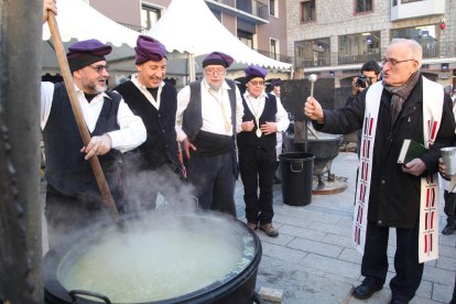 Jornada d'escudelles arreu del país amb cues a la capital