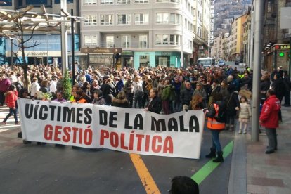 Marxa dels funcionaris en vaga des d'Escaldes a la Batllia