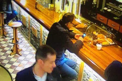 La policia, en recerca de tres carteristes