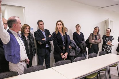S'inaugura el nou centre d'autoaprenentatge de català