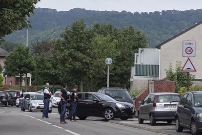 Al menys un mort en un atemptat de l'IS en un supermercat de Trèbes, al sud de França