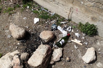 Denuncien brutícia i vandalisme al refugi del Pla
de lesPedres