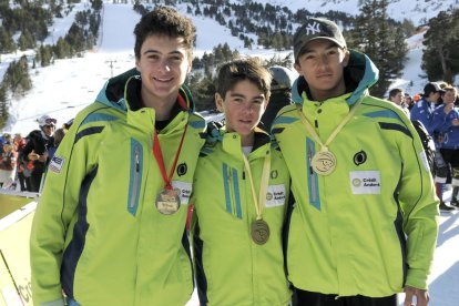 Roger Bartumeu es penja un or i ja van cinc medalles al Borrufa