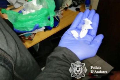 Dos detinguts per venda de cocaïna