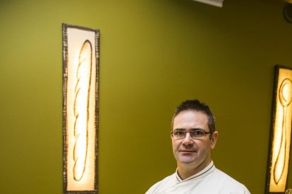 Galta de vedella d'Andorra estofada, calamars a la planxa, tomàquet confitat i estragó