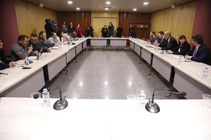 El Govern espera arribar a “acords concrets” amb els sindicats