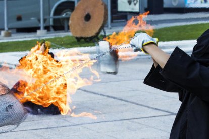 Escaldes assaja la cremada de falles abans de Sant Joan