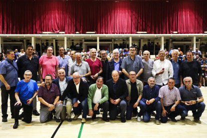 Triomf per homenatjar els pioners del bàsquet
