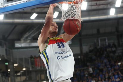 Primer triomf europeu del Morabanc fora de casa (73-79)