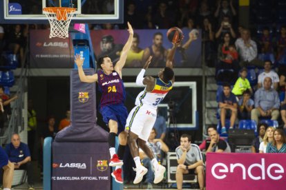 Derrota al Palau amb polèmica arbitral (67-63)