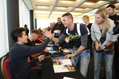 Marc Márquez brilla en els actes de la gala dels campions